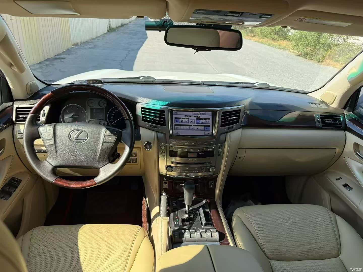 Lexus LX, 2010 все фото