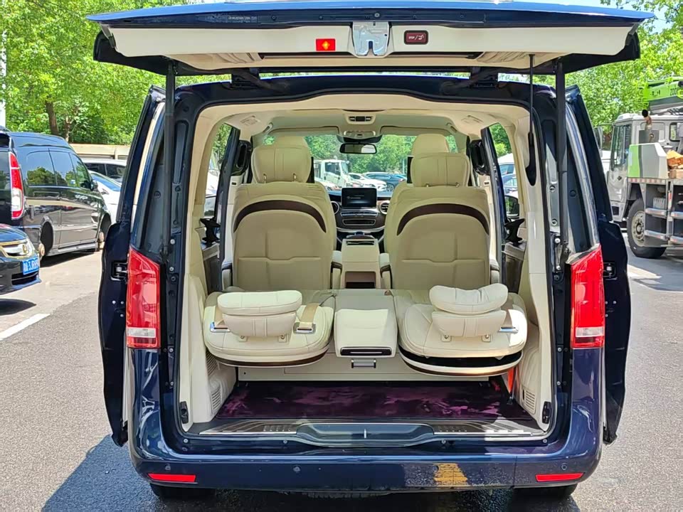 Mercedes-Benz V-class