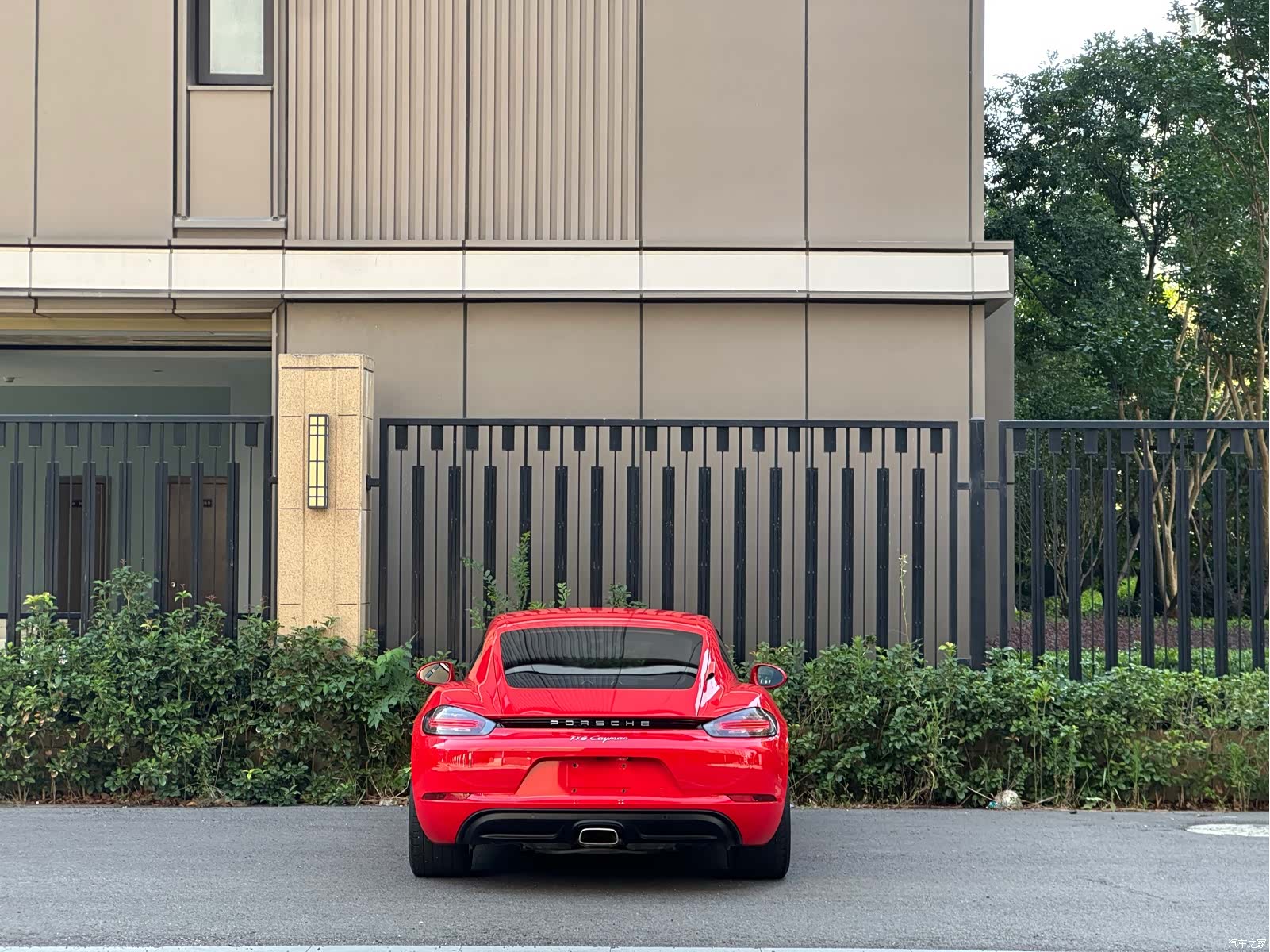 Porsche Cayman, 2021 все фото
