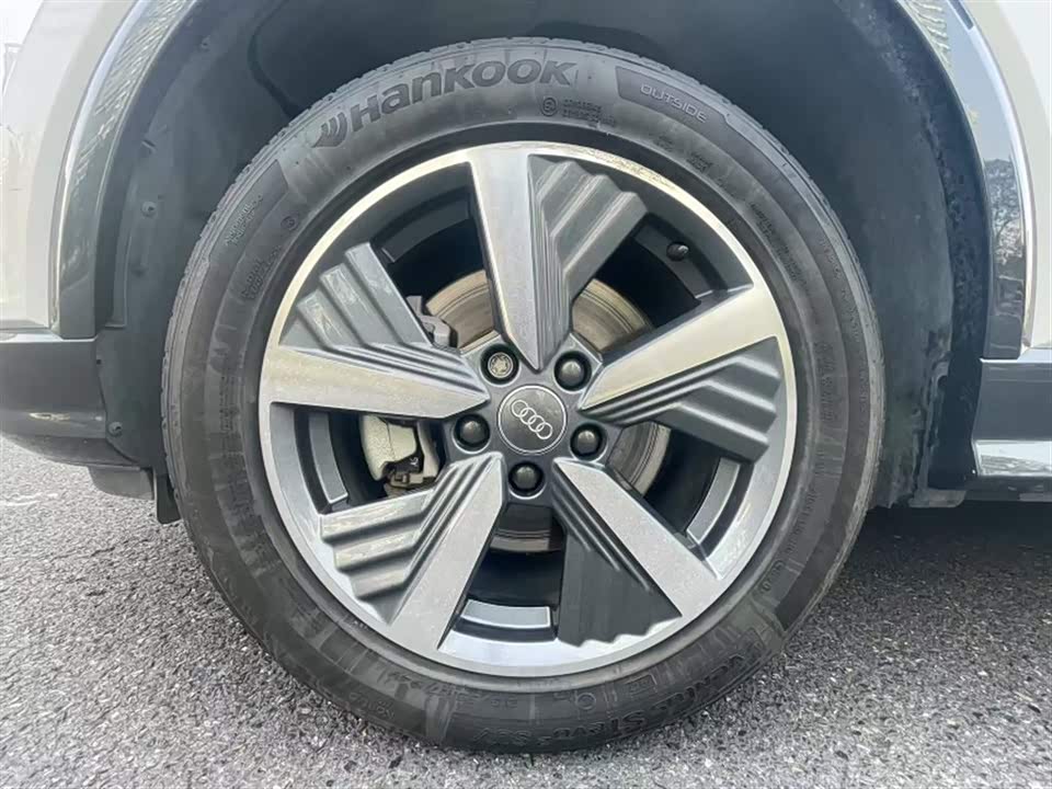 Audi Q2L Audi Q2L