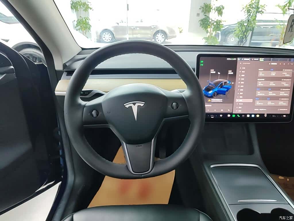 Tesla Model Y, 2023 7