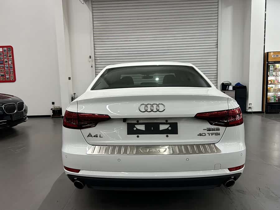 Audi A4L 2017, фото 8