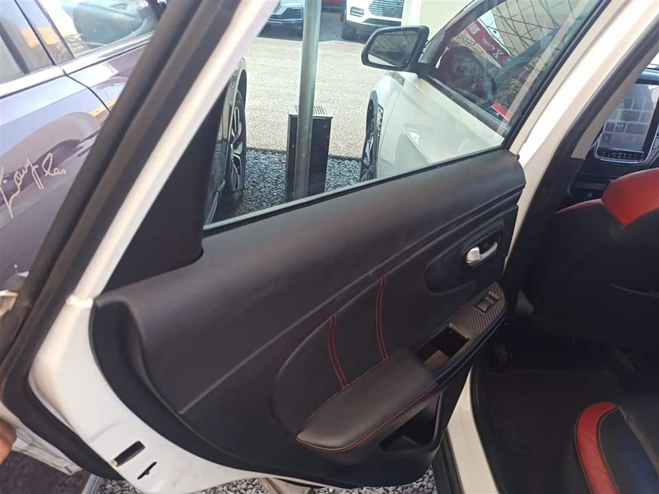 Luxgen U5 SUV Luxgen U5 SUV