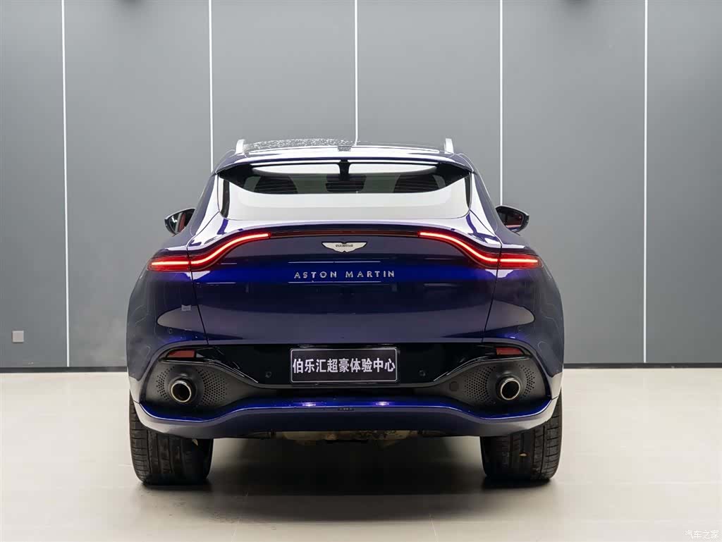 Aston Martin DBX, 2023 6