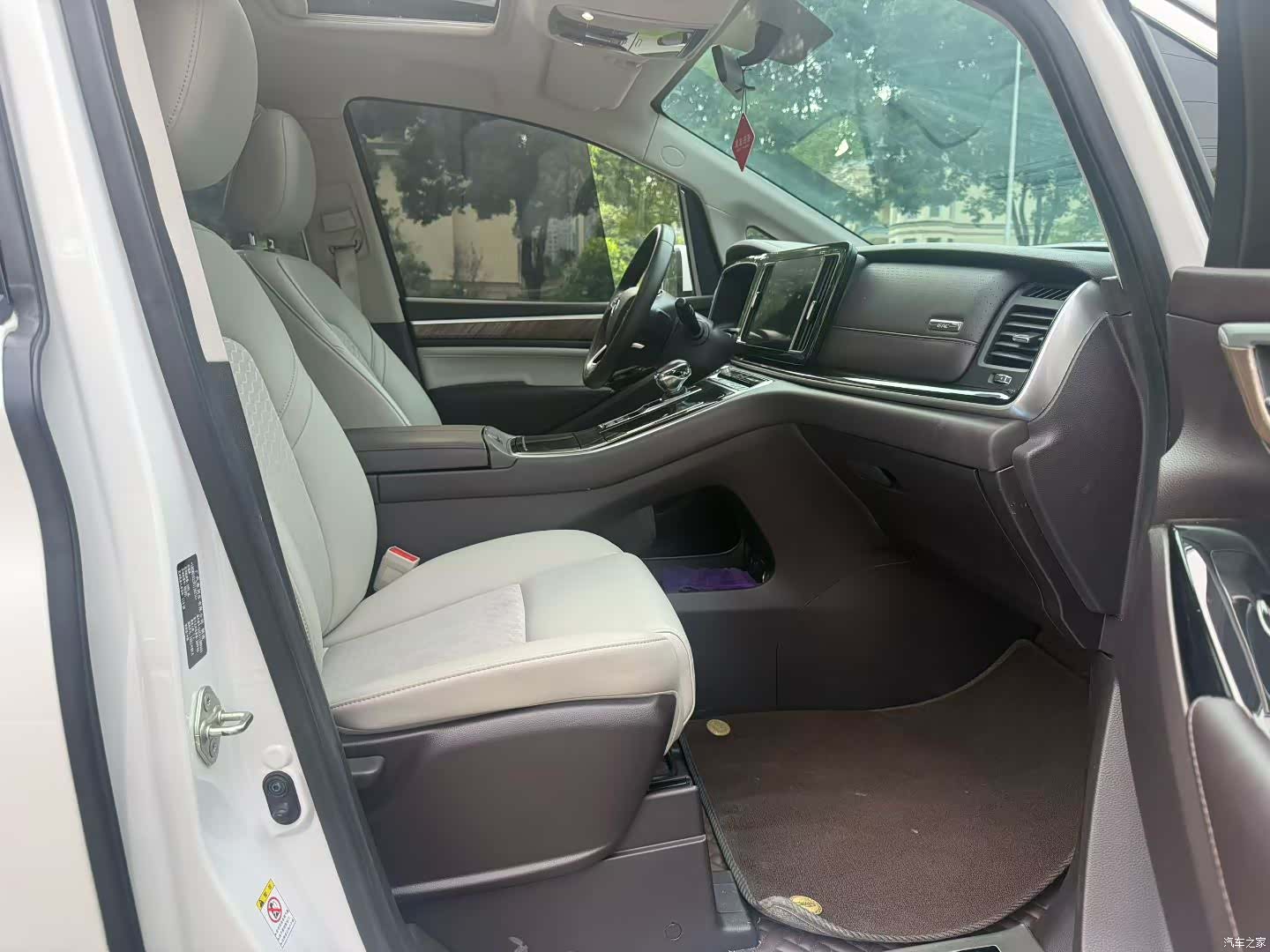 Trumpchi M8, 2023 все фото