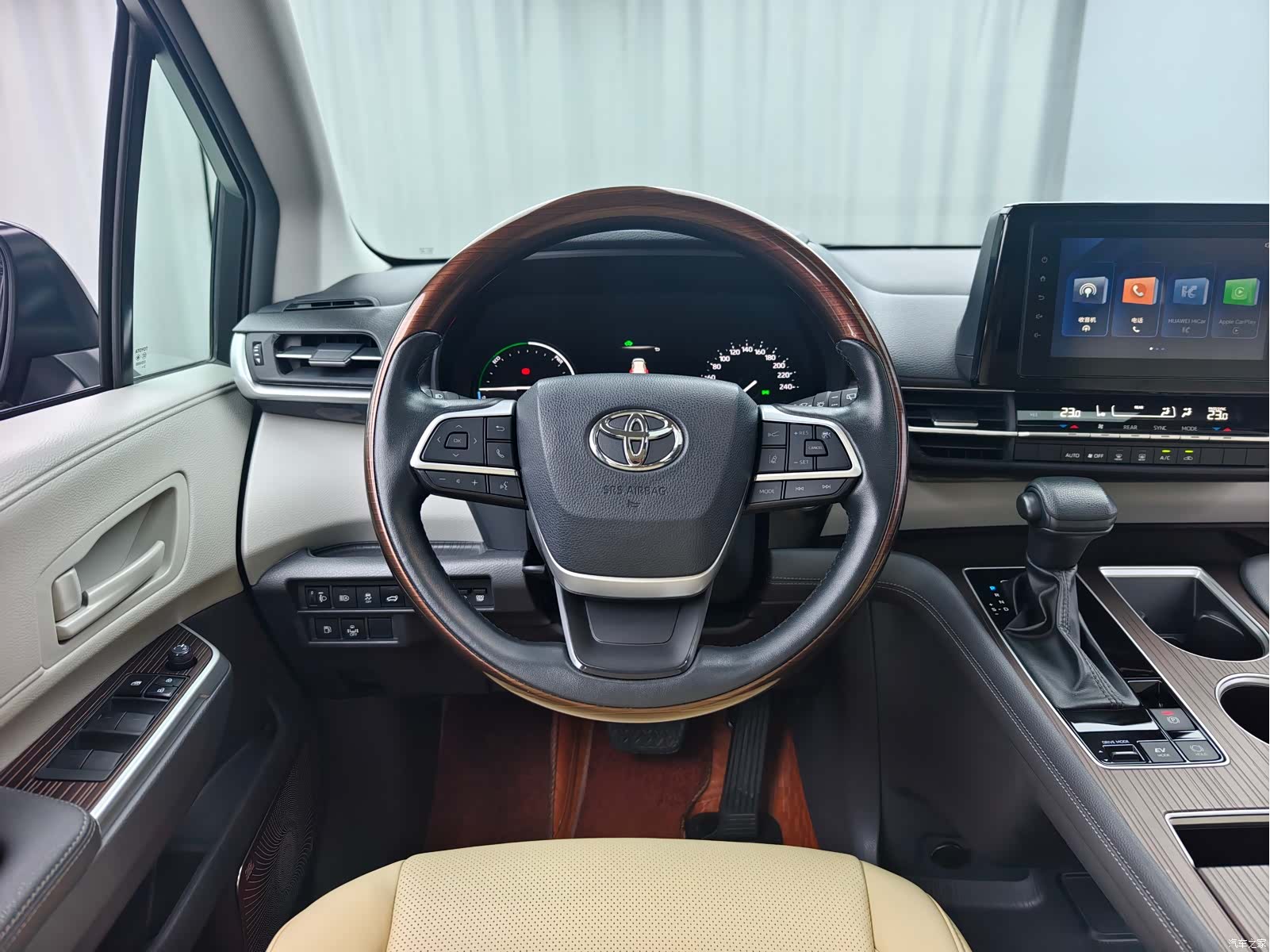Toyota Granvia, 2024 14