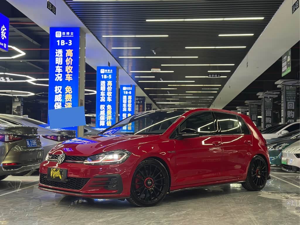 Volkswagen Golf GTI