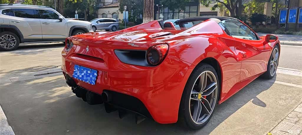 Ferrari 488, 2019 7