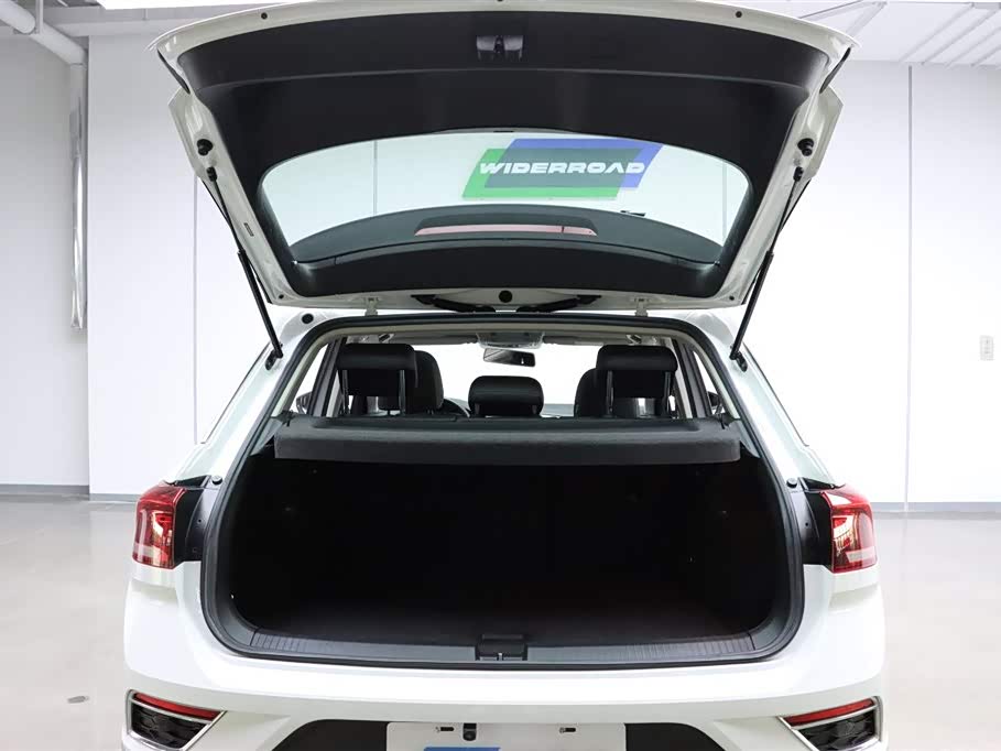 Volkswagen T-ROC exploring Songs