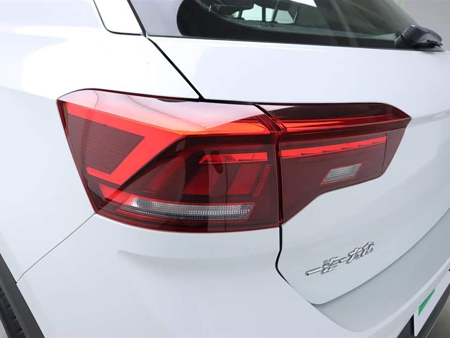 Volkswagen T-ROC exploring Songs