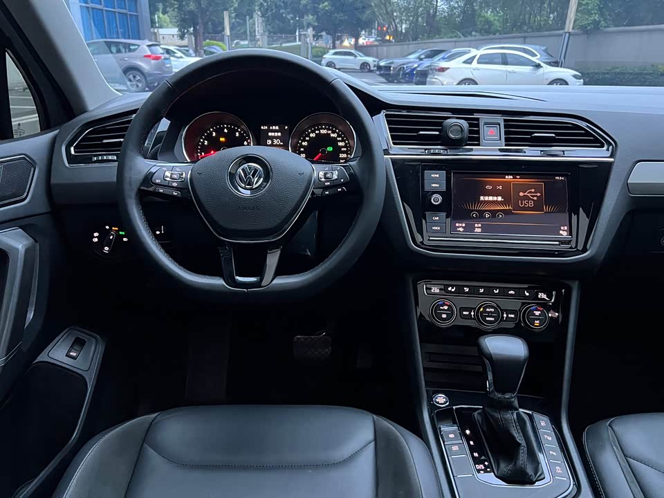 Volkswagen Tiguan L
