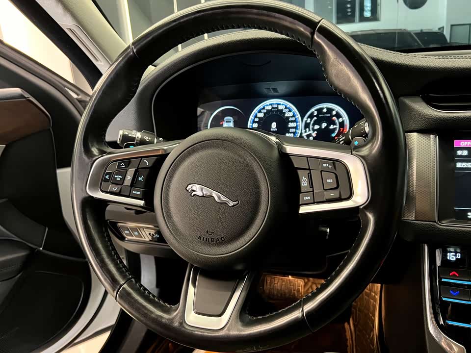 Jaguar XFL Jaguar XFL