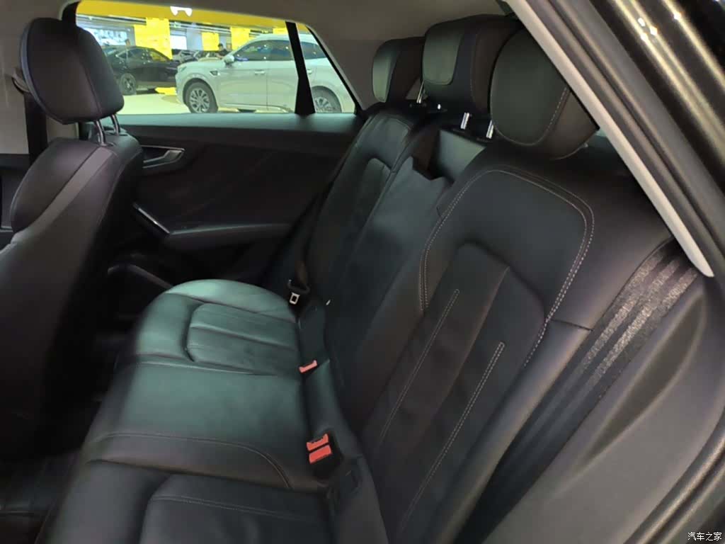 Audi Q2L, 2022 17