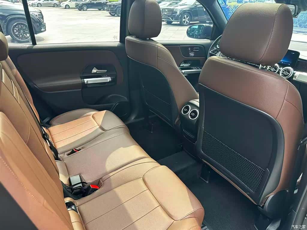 Mercedes-Benz GLB, 2024 16