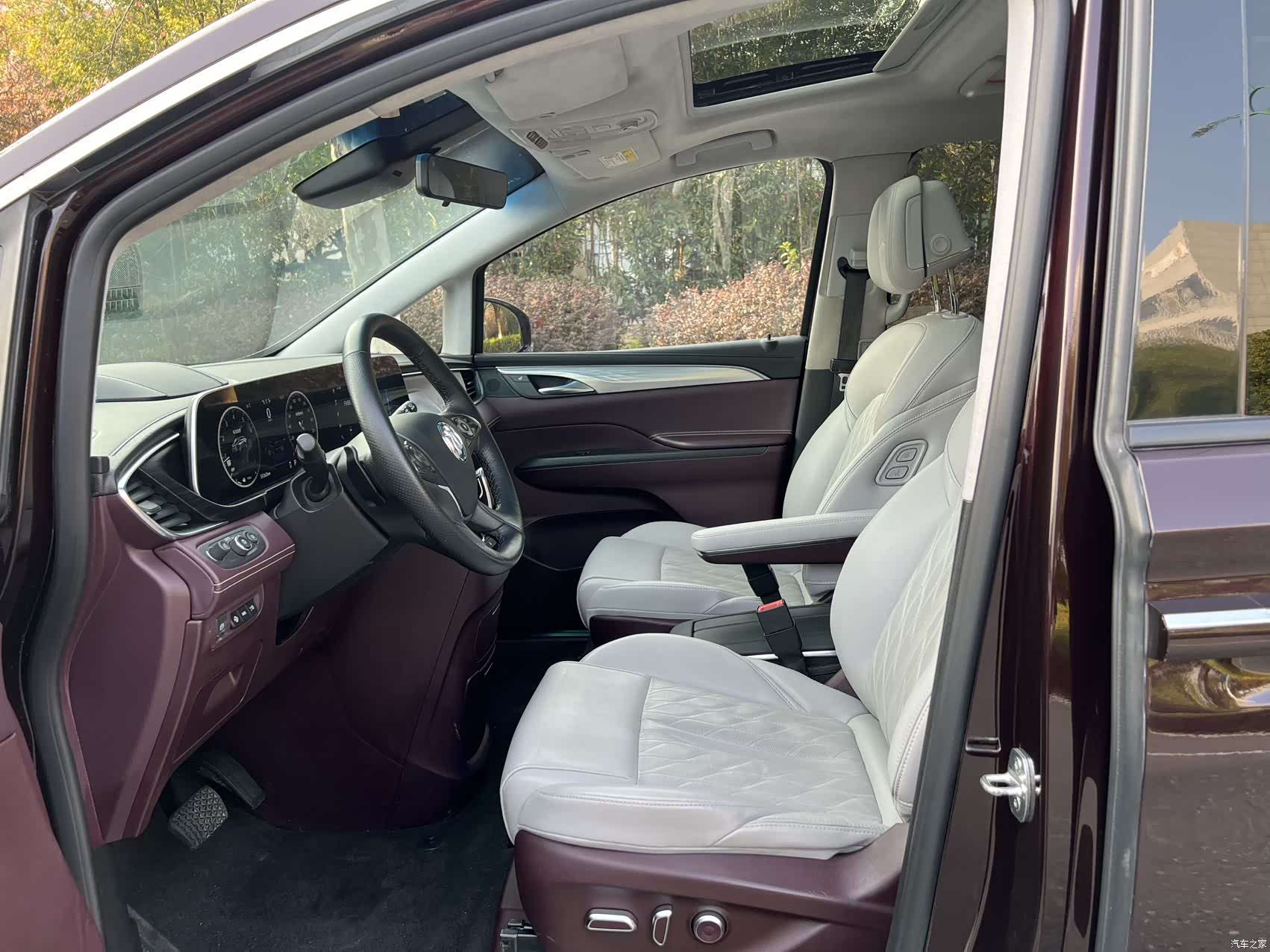 Buick GL8, 2022 3