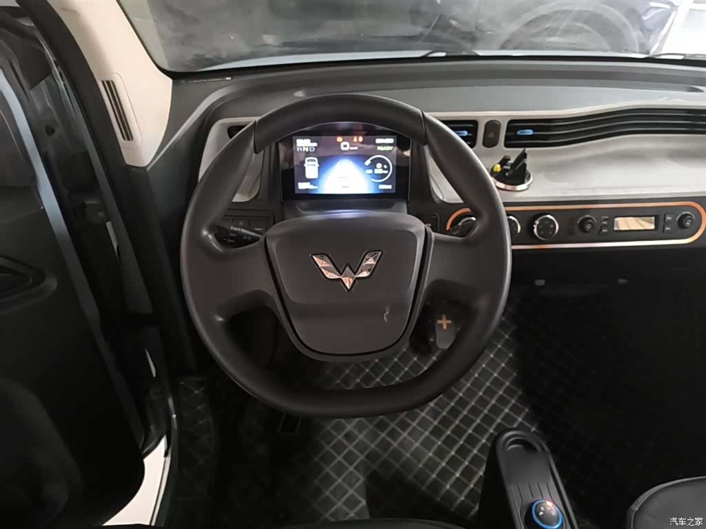 Wuling MINIEV, 2020 11