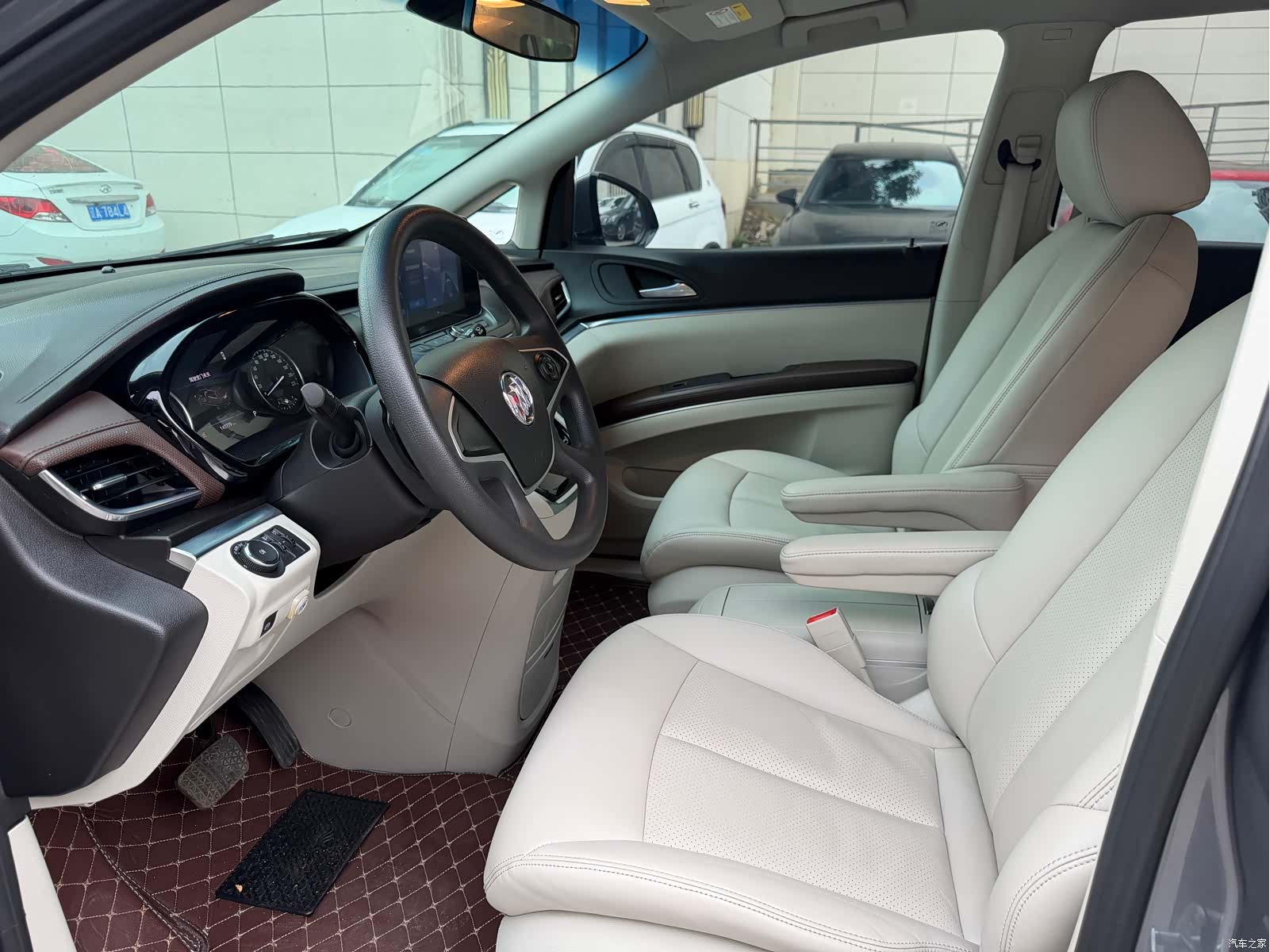 Buick GL8, 2022 8