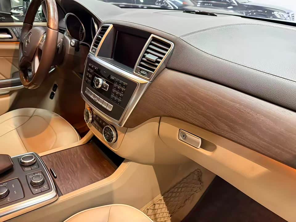 Mercedes-Benz GL grade