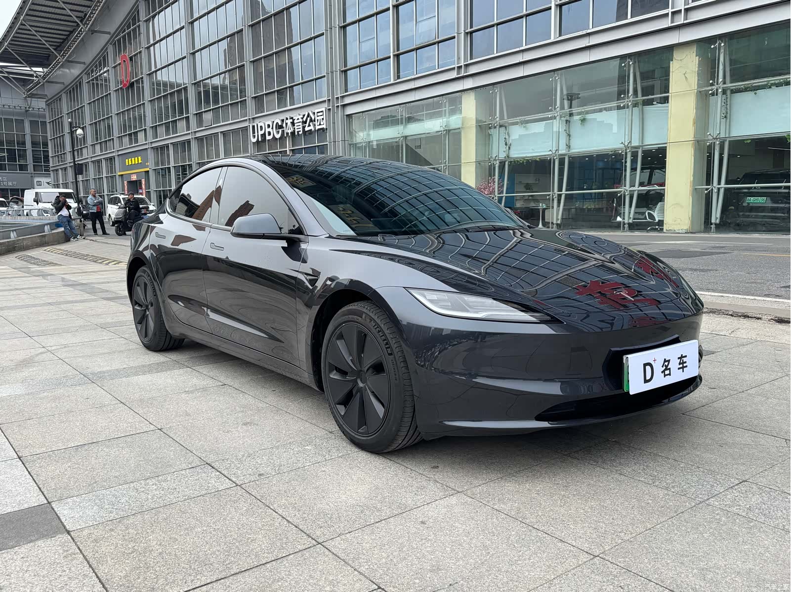 Tesla Model 3, 2025 4