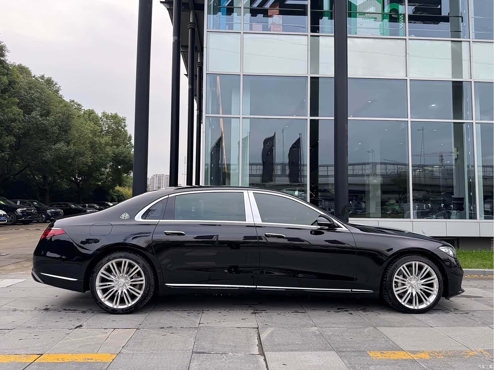 Maybach S-Class, 2023 3