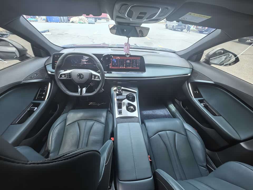 MG MG7