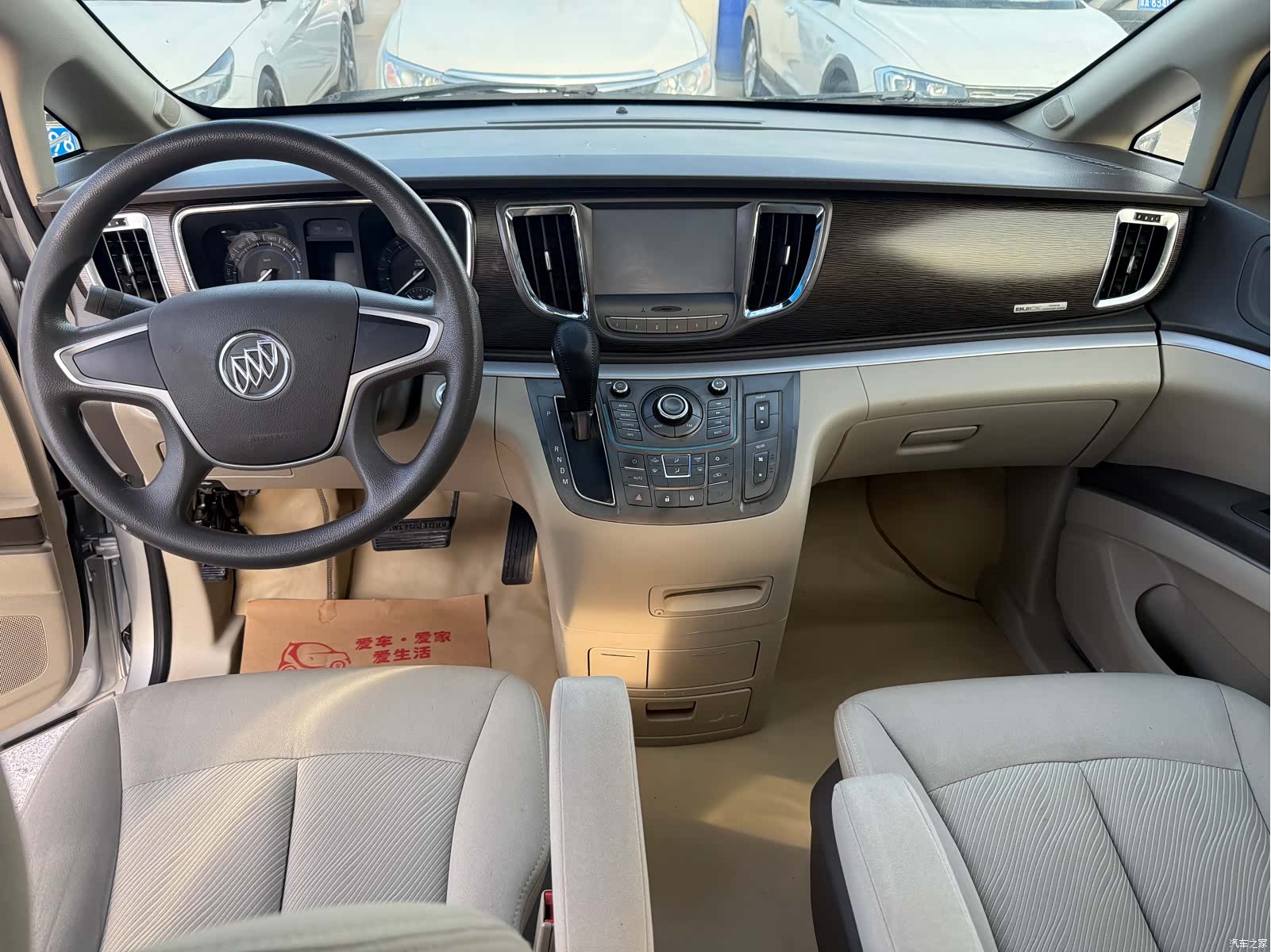 Buick GL8, 2013 9