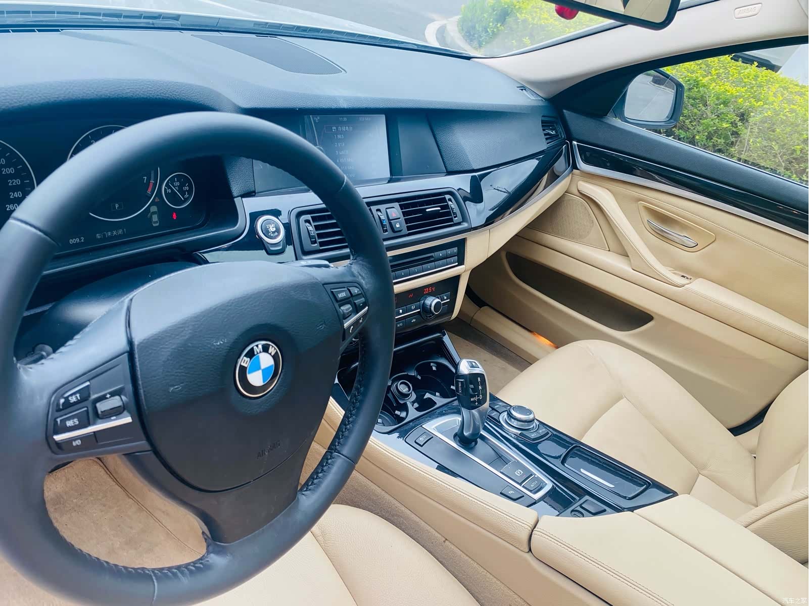 BMW 5 Series, 2011 11