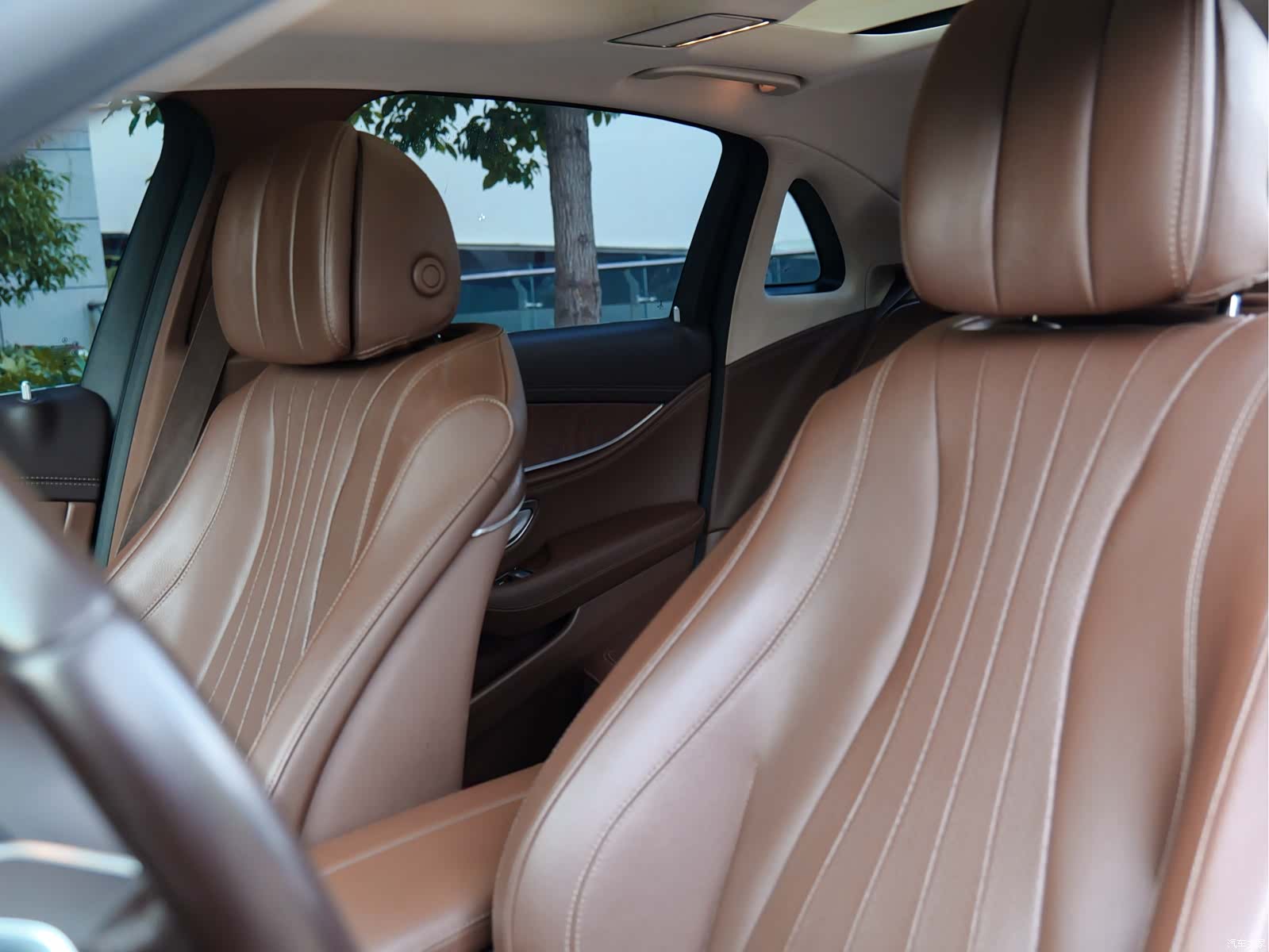 Mercedes-Benz E-Class, 2022 10