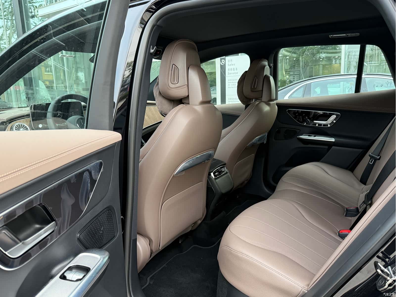 Mercedes-Benz EQE, 2025 все фото