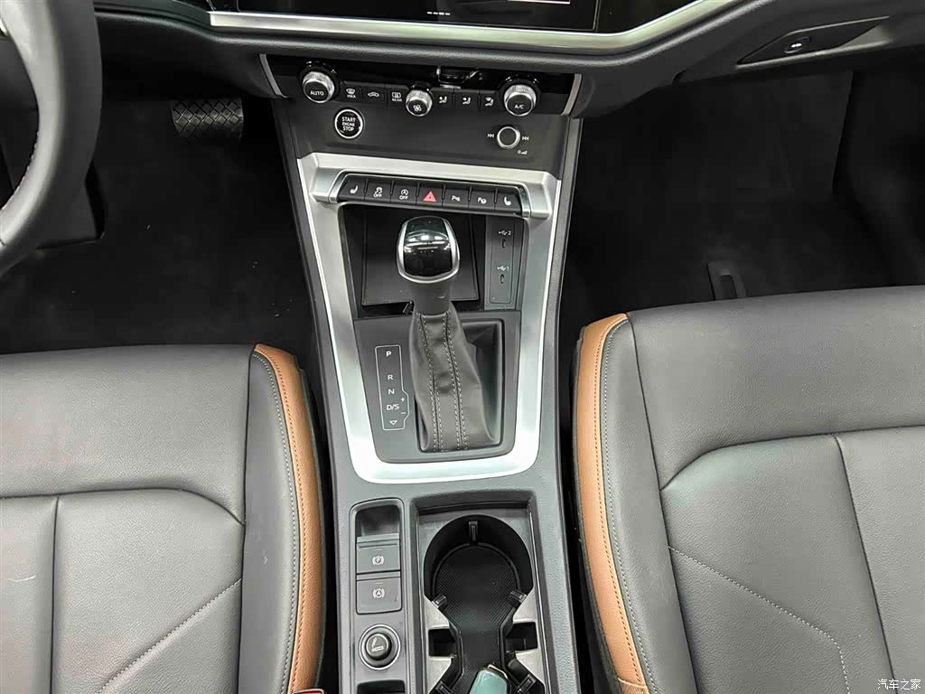 Audi Q3, 2022 все фото
