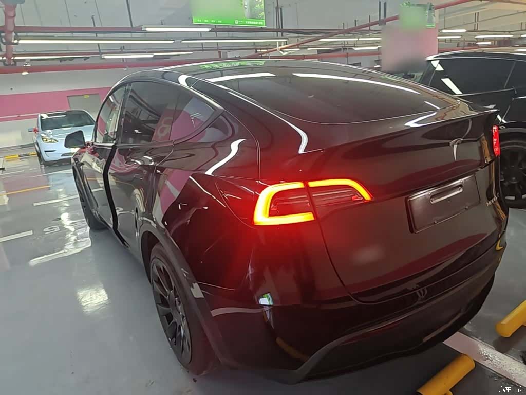 Tesla Model Y, 2022 все фото