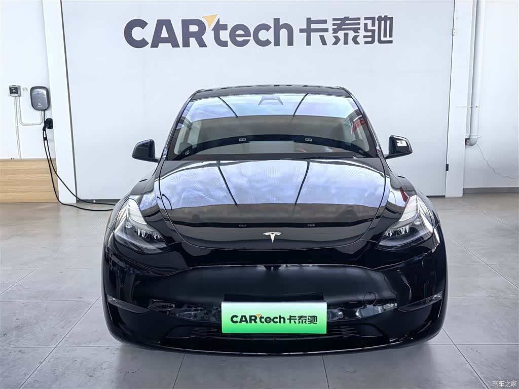 Tesla Model Y, 2023 2