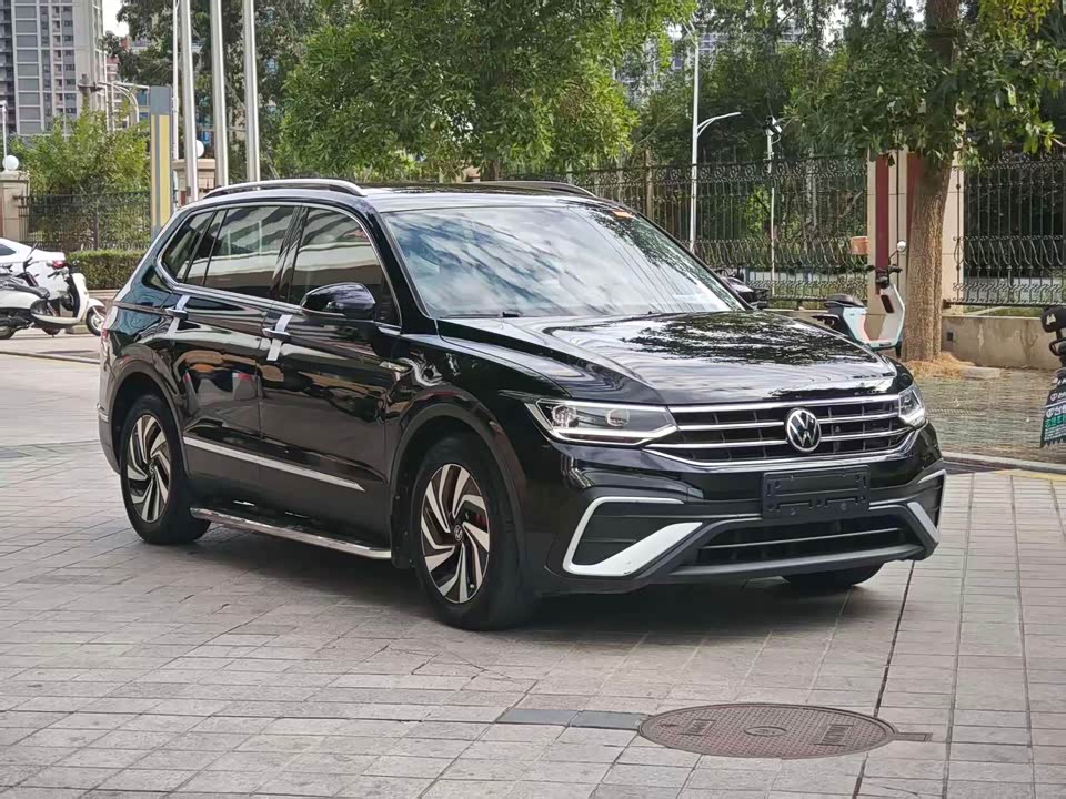 Volkswagen Tiguan L