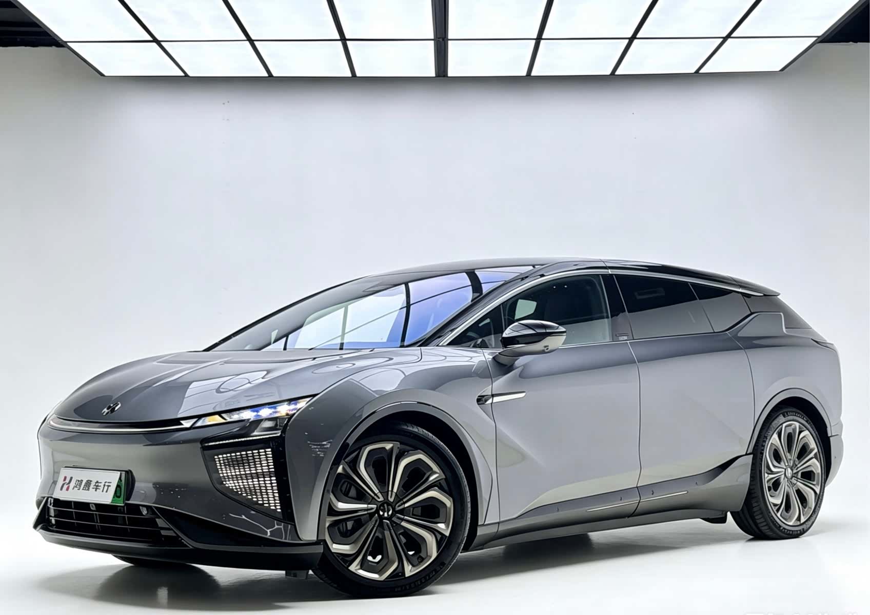 HiPhi X, 2022 1