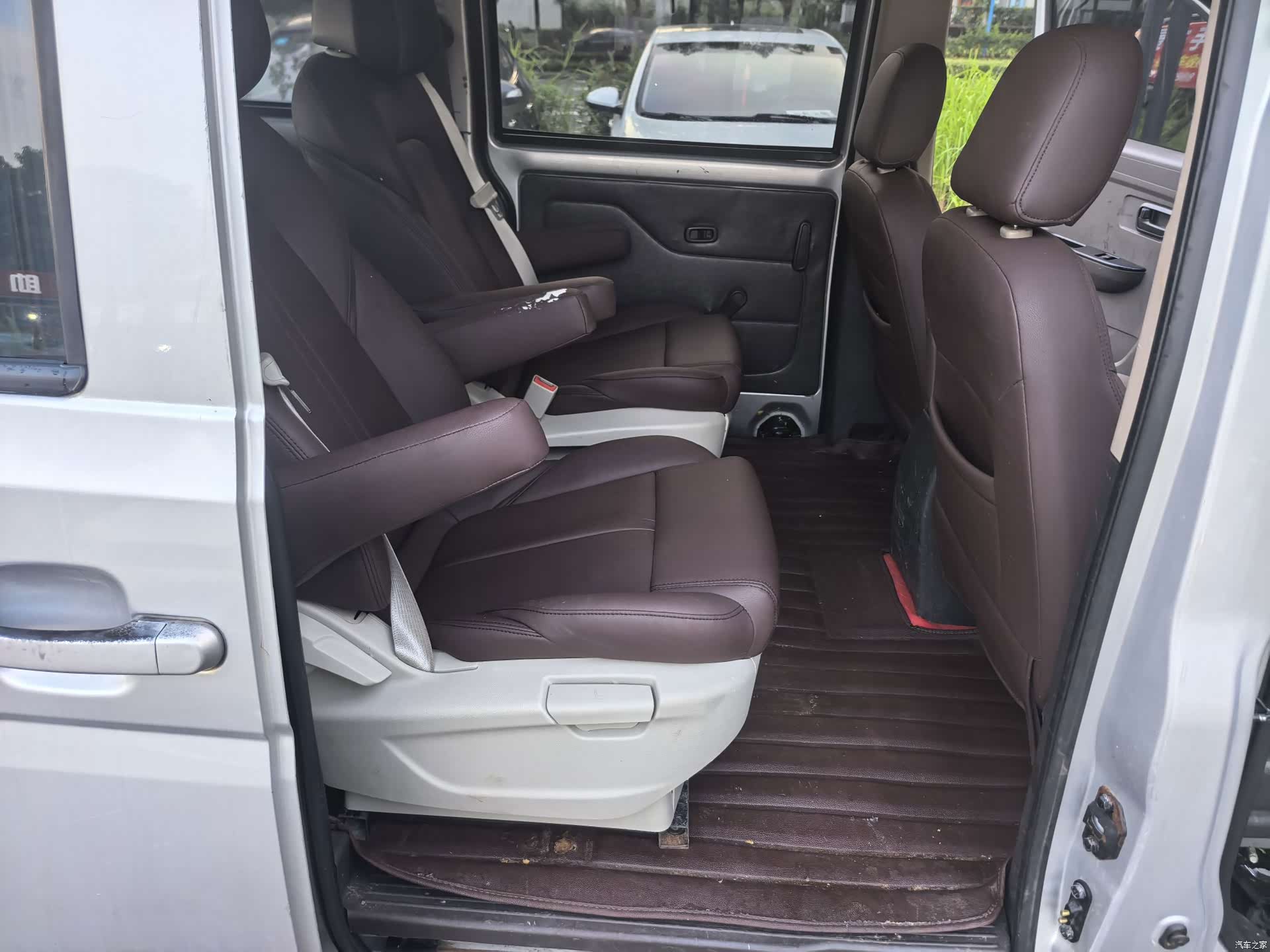 Wuling V, 2017 9