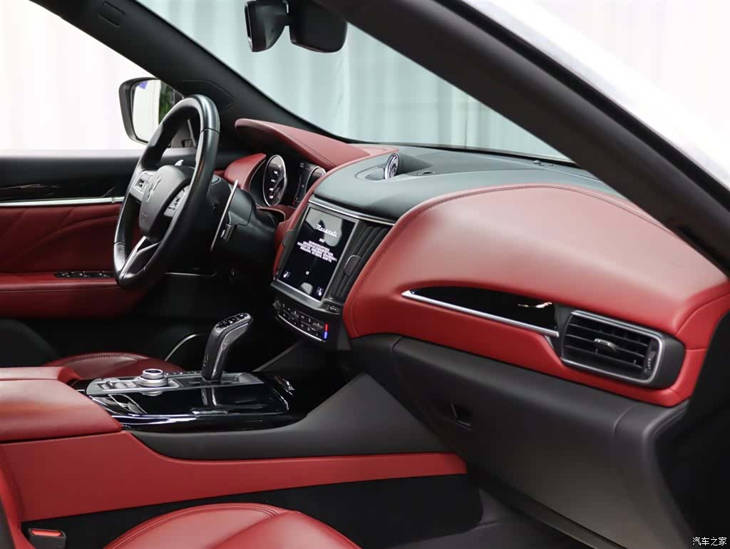 Maserati Levante, 2022 17