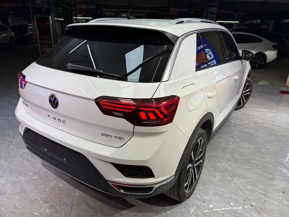 Volkswagen T-ROC exploring Songs