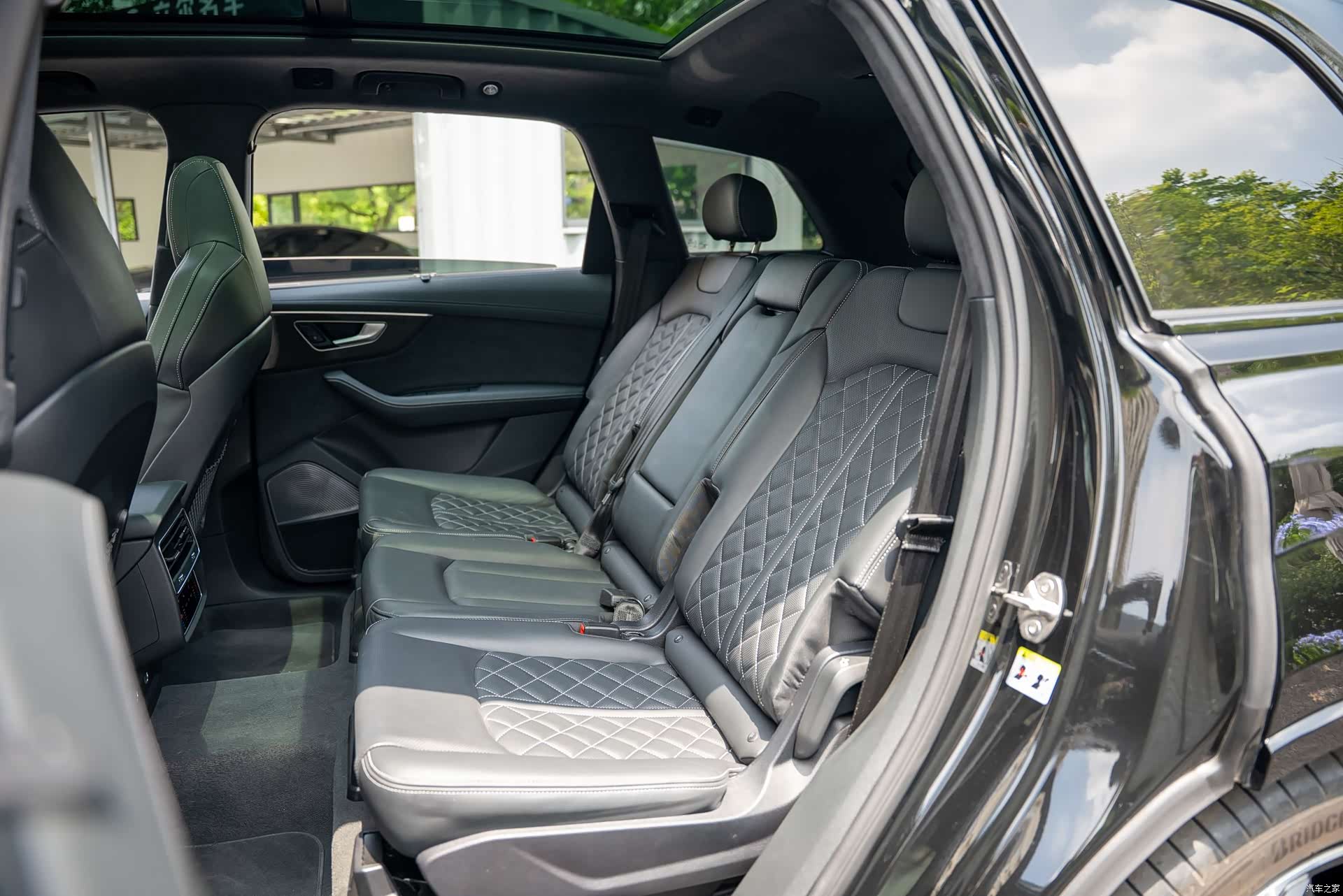 Audi Q7, 2025 15