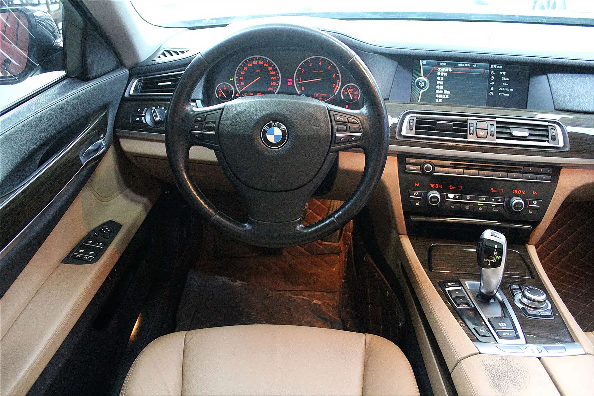 BMW 7 Series, 2011 8