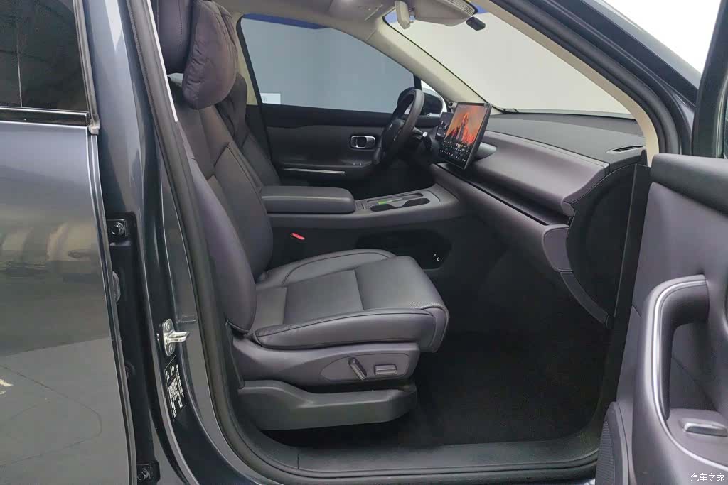 Leapmotor C10, 2024 8