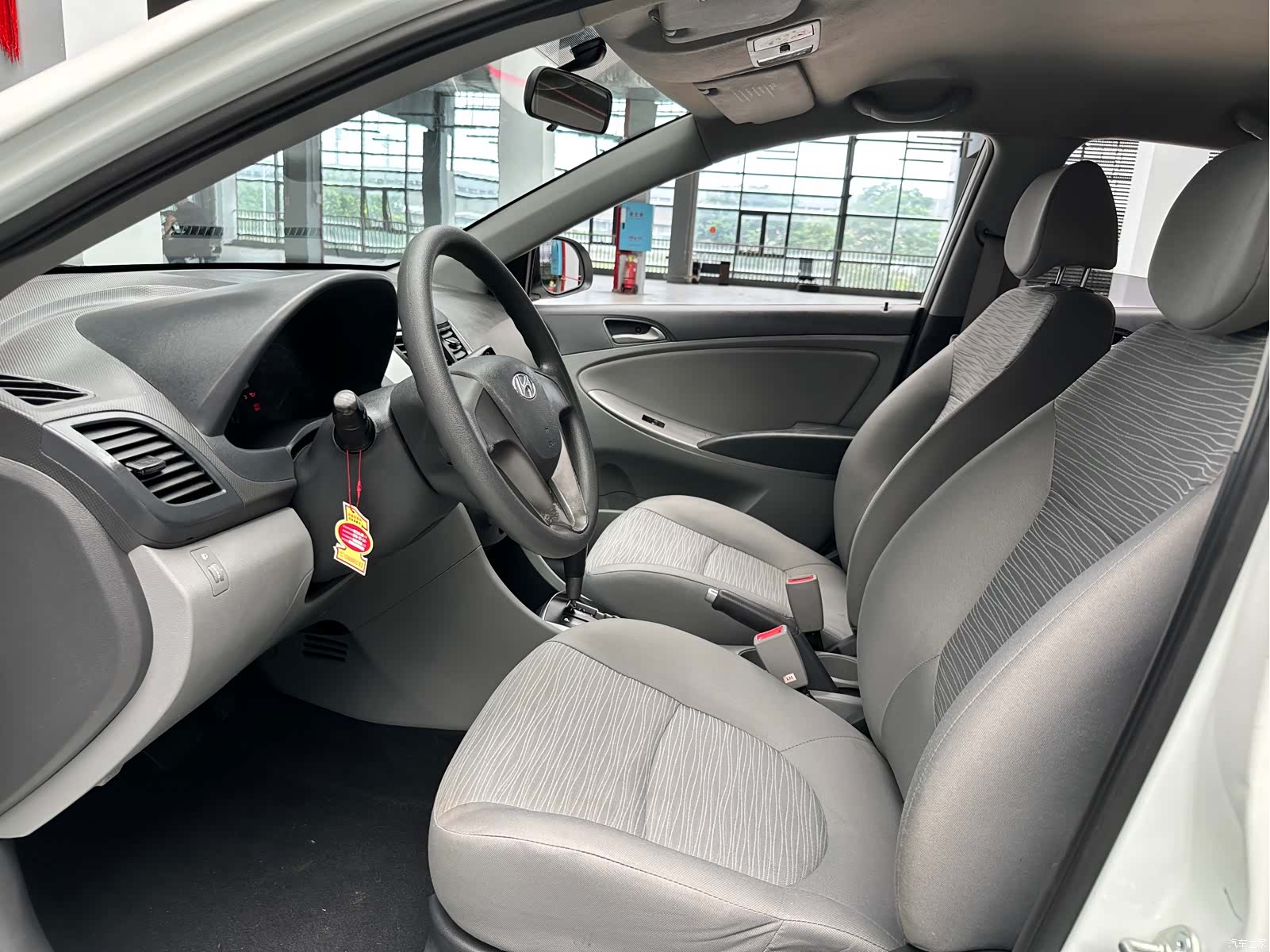 Hyundai GLS, 2016 9