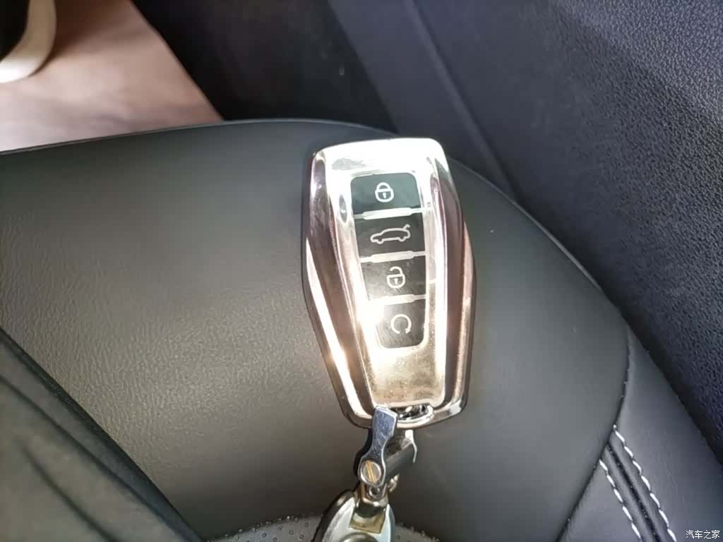 Geely Emgrand, 2021 9