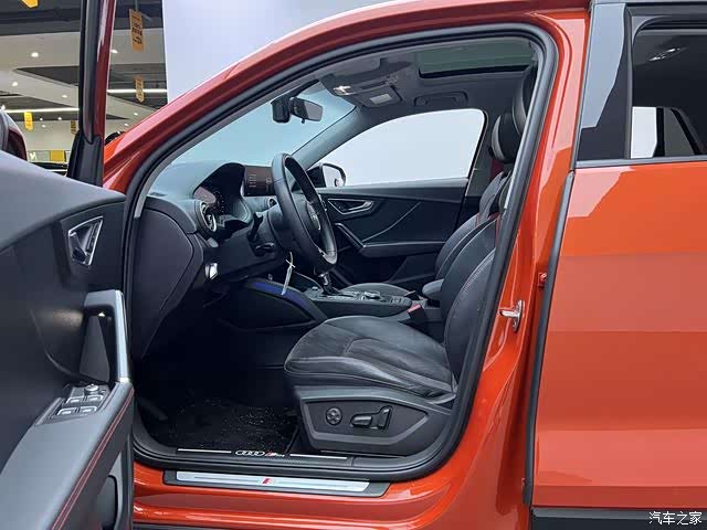 Audi Q2L, 2019 9