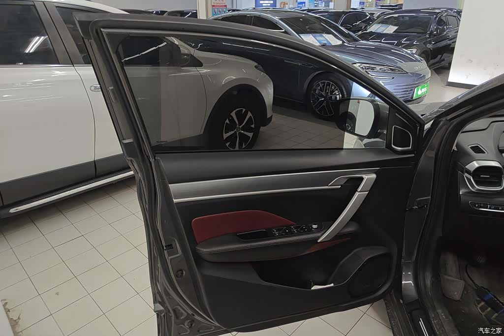 Geely Coolray, 2022 7