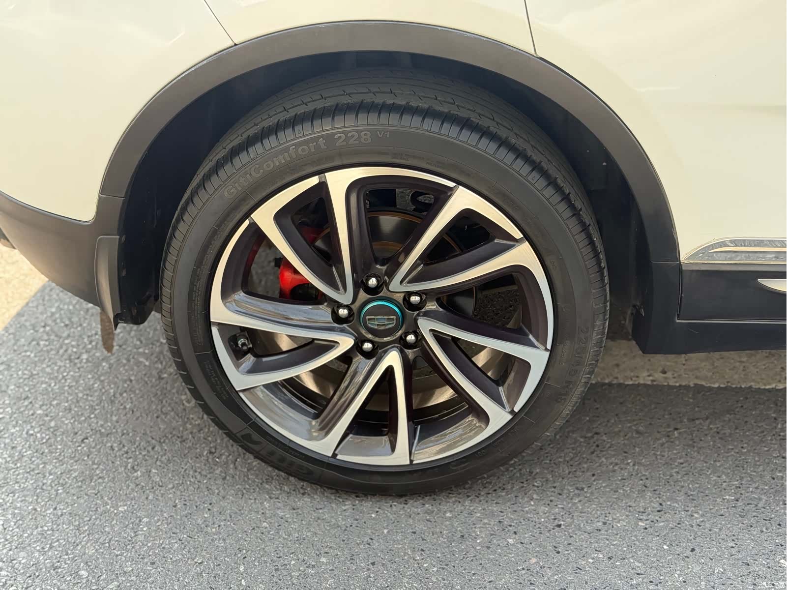 Geely Emgrand, 2018 24