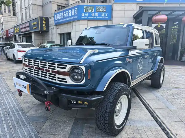 Ford Bronco 2023 — купить из Китая под заказ