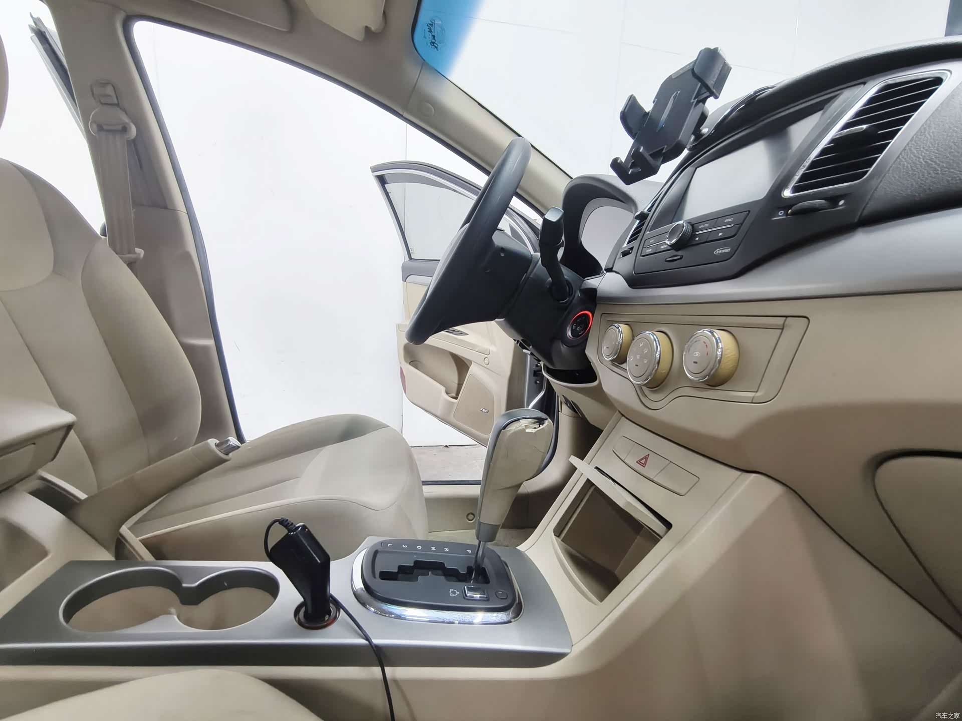 Roewe 350, 2011 14
