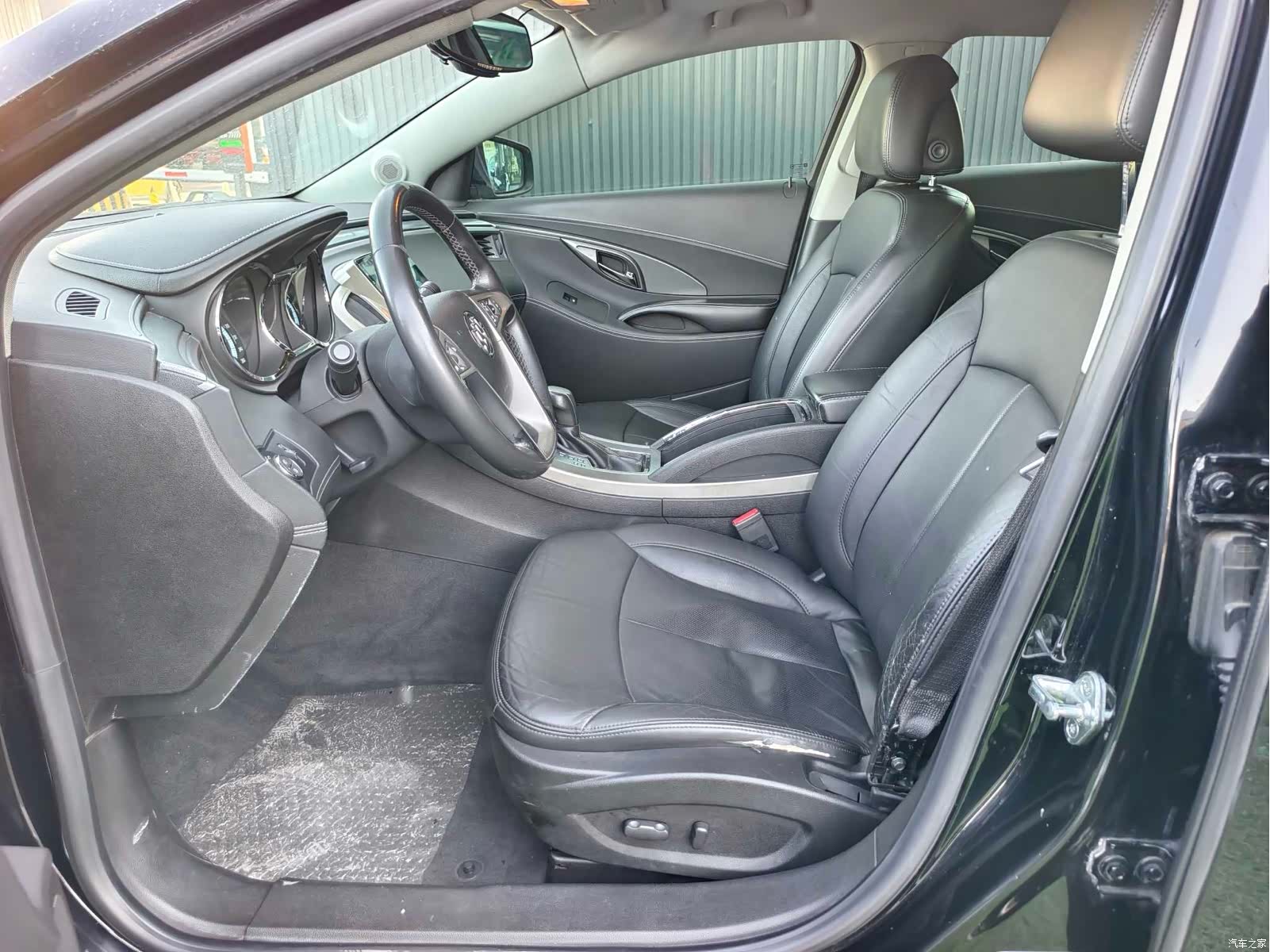 Buick LaCrosse, 2012 11
