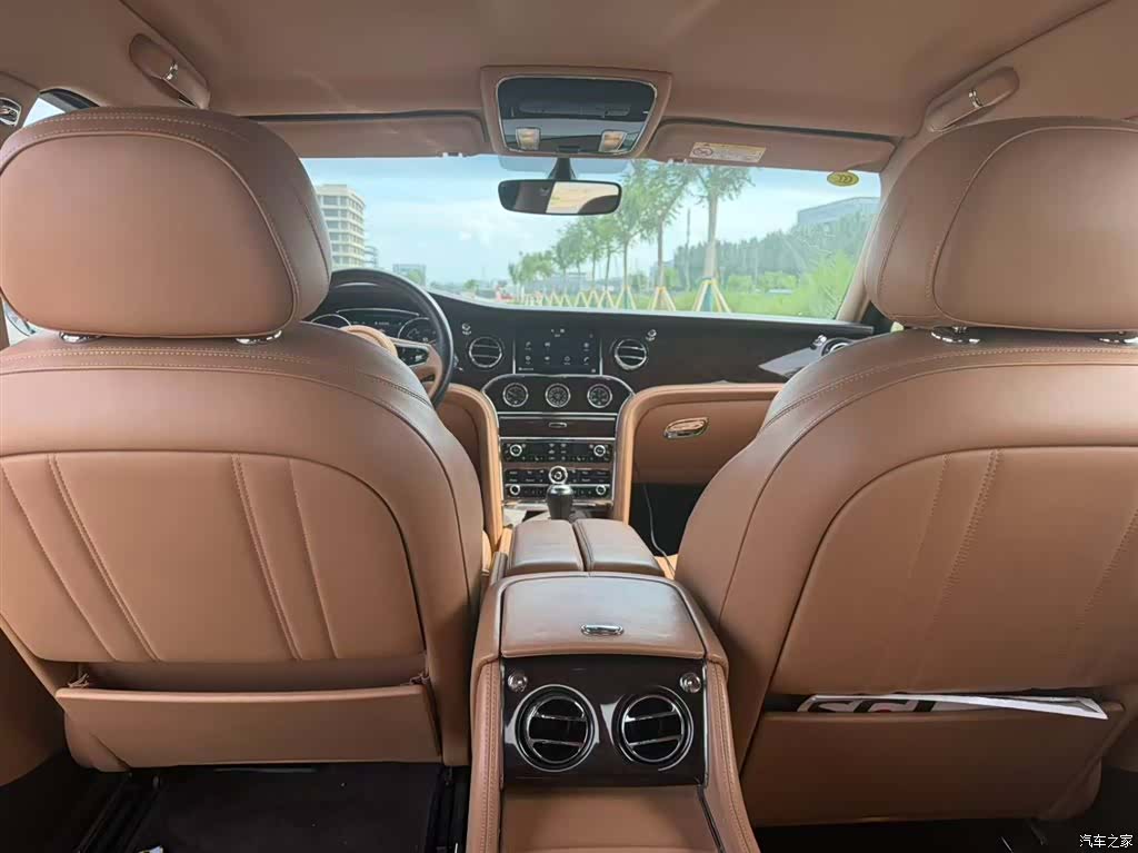 Bentley Mulsanne, 2018 3