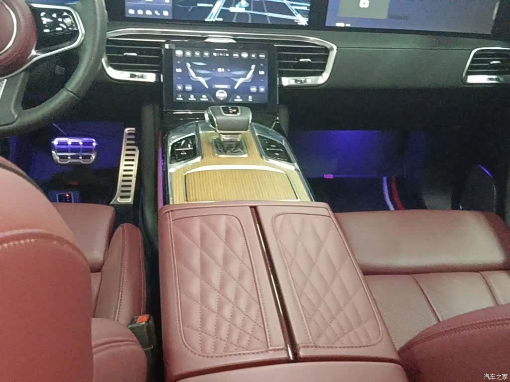 Hongqi E-HS9, 2026 14